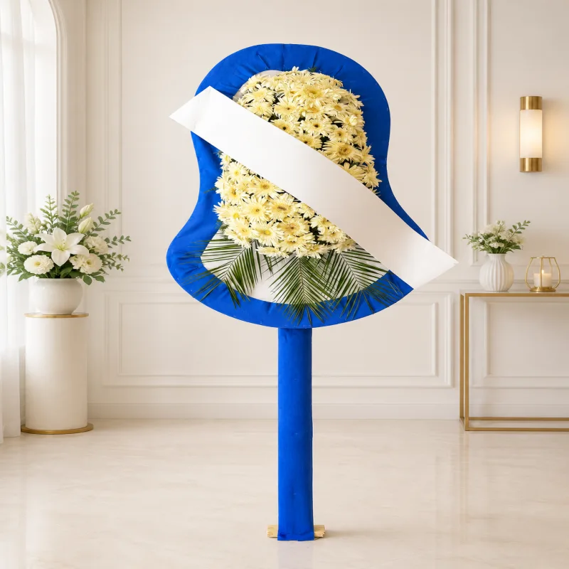 Mavi Zeminli Krem Gerbera Çelengi