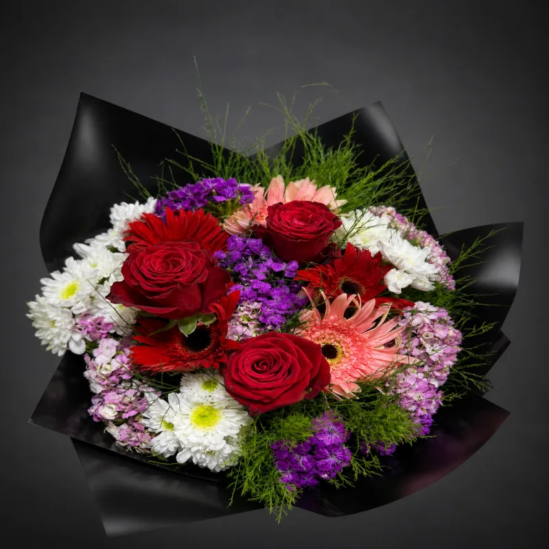 Lüks Kırmızı Gül & Gerbera Buketi – Siyah Ambalajlı Modern Çiçek Aranjmanı | Premium Hediye